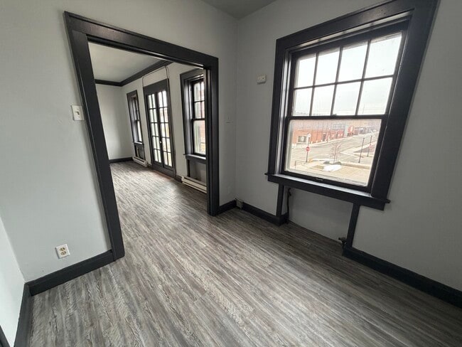 Photo - 210-201 Walnut-