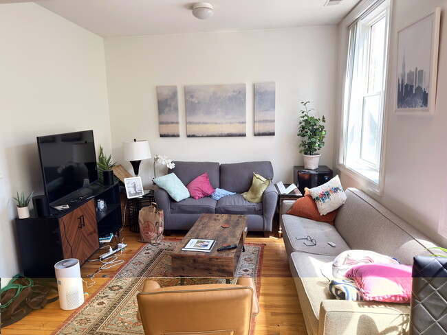Photo - 1446 N Leavitt St Unit 2