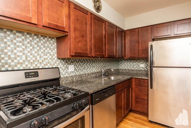 Building Photo - 0 bedroom in Chicago IL 60657 Unit 226 Rental