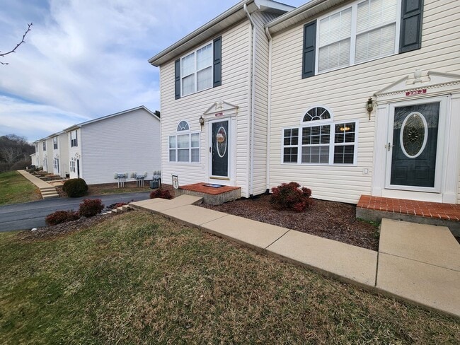 Building Photo - Two Bedroom townhome each with private baths