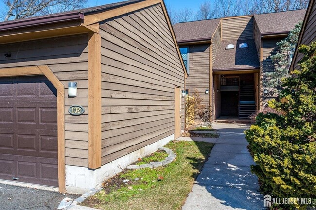 Photo - 133 Oakmont Ct
