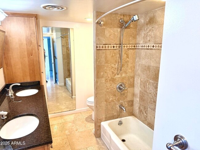 Photo - 207 W Clarendon Ave Unit 20C