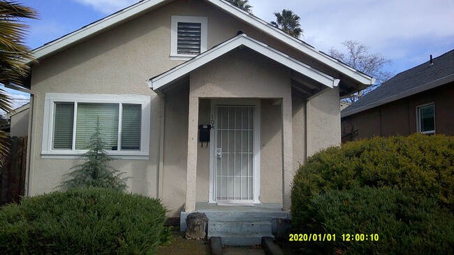 Photo - 104 E Walnut Ave