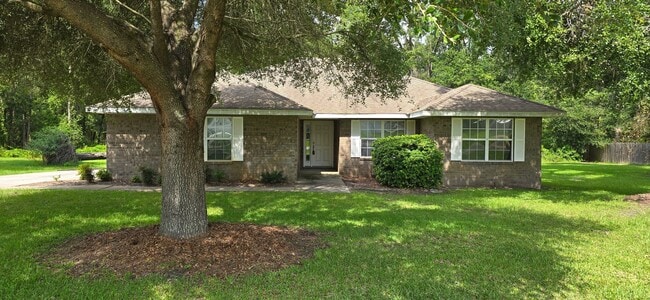 Building Photo - Coming Soon To Tour! Lake City Pet Friendl... Rental