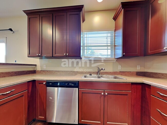 Photo - 170 Lake Pointe Dr