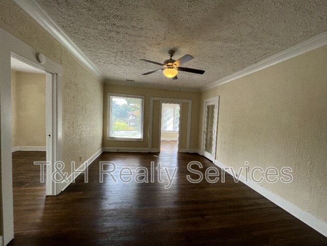 Photo - 3504 E Fall Creek Pkwy N Dr Unit Apt 4 3504-4