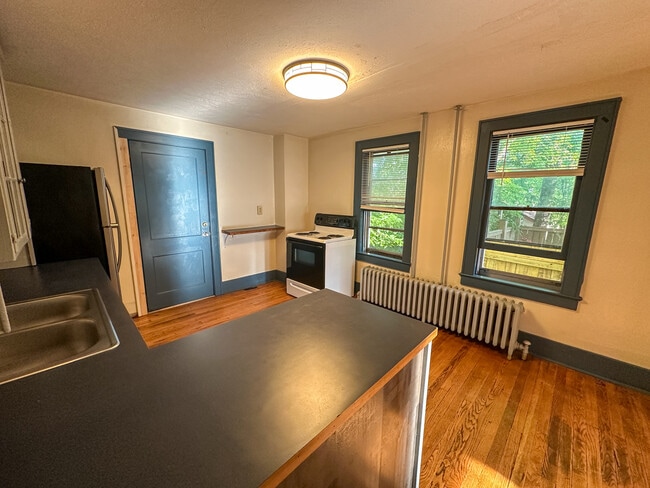 Photo - 412 Hudson St