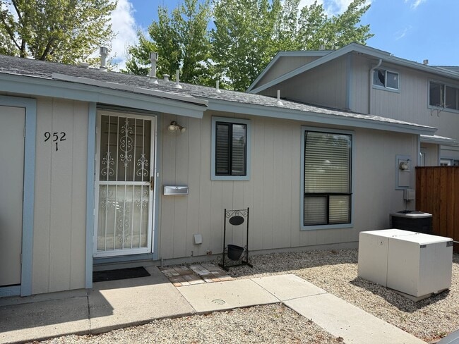 Photo - Adorable townhome in the desirable Woodside-Sparks community!