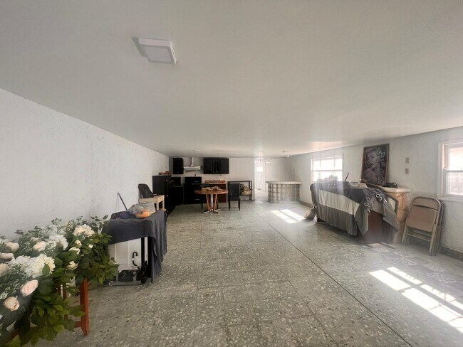 Photo - 1817-1/2 Lincoln St House