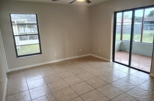 Photo - 437 Short Dr