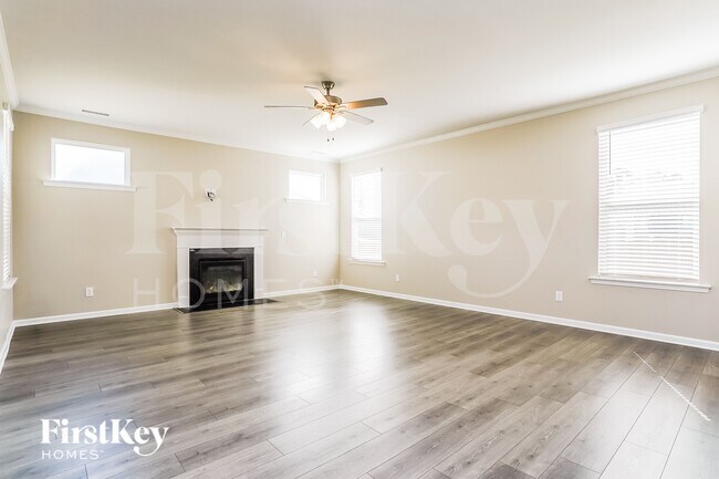 Photo - 355 Streamliner Blvd