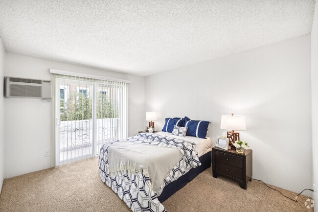 1BR, 1BA - 540SF - Bedroom