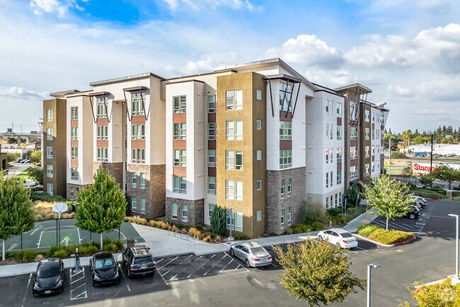 Alternate Building Photo - The Crossings Student Apartments