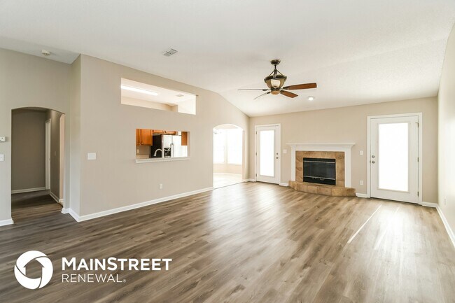 Photo - 435 Summit Dr