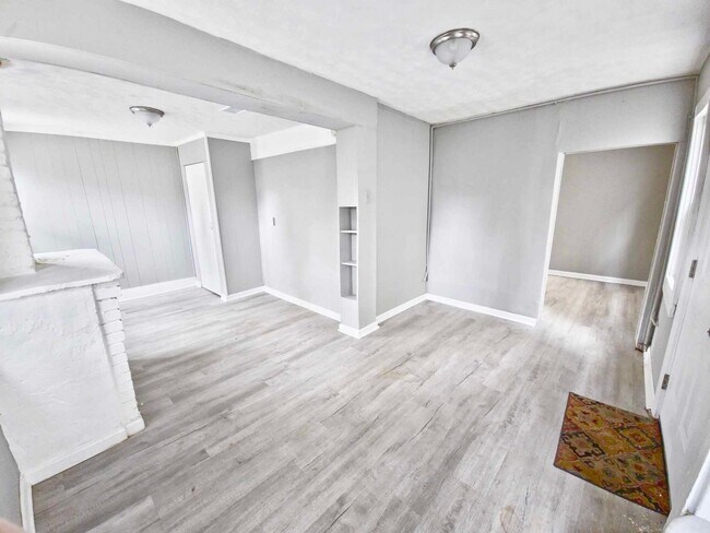 1051 Barret Ave Unit 2