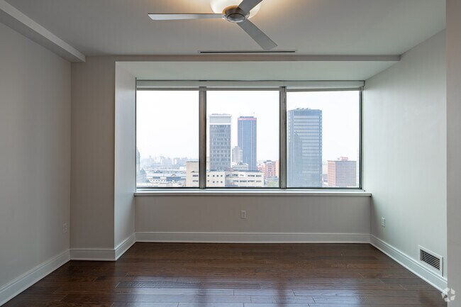 1BR, 1BA - 780SF - Bathroom