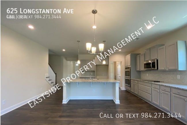 Photo - 625 Longstanton Ave