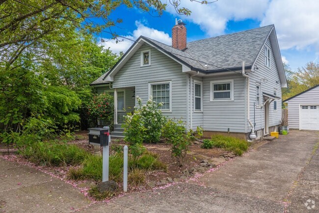 Building Photo - Newly updated 1 Bedroom Basement Unit! Rental