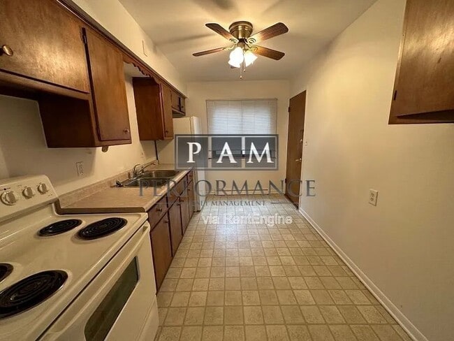 Photo - 2155 S 102nd St Unit 3