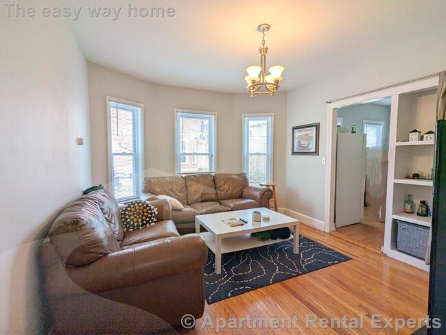 Building Photo - 383 Highland Ave Unit #1