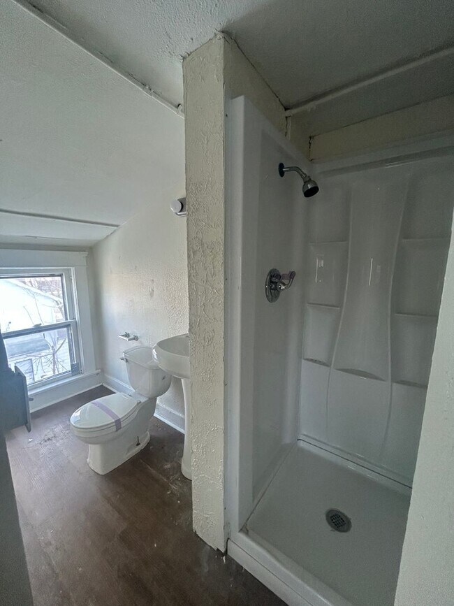 Photo - 1231 W 5th St Unit 1231 W 5th St- 3