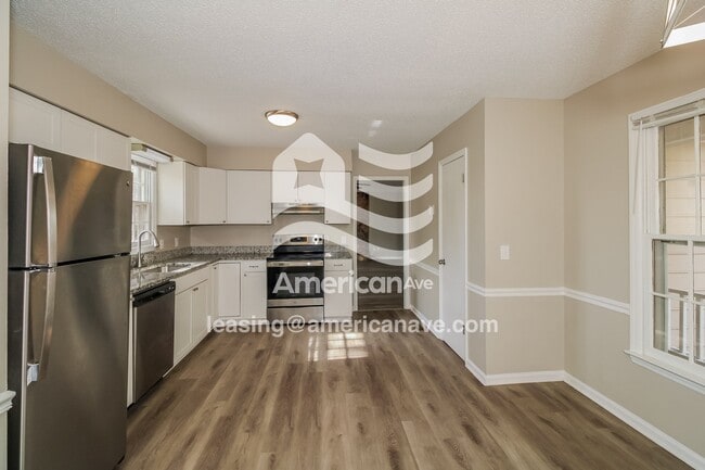 Photo - 216 Pond Ridge Rd E