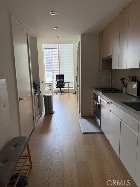 Photo - 877 Francisco St