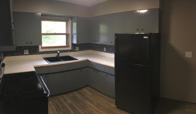Building Photo - 3 Bedroom 2 Bath in the Heart of Bemidji