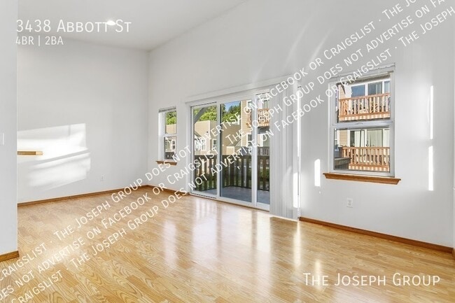 Photo - 3438 Abbott St