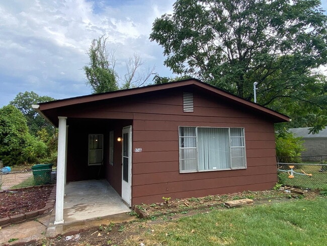 Building Photo - Bright & Inviting 3-Bedroom Home