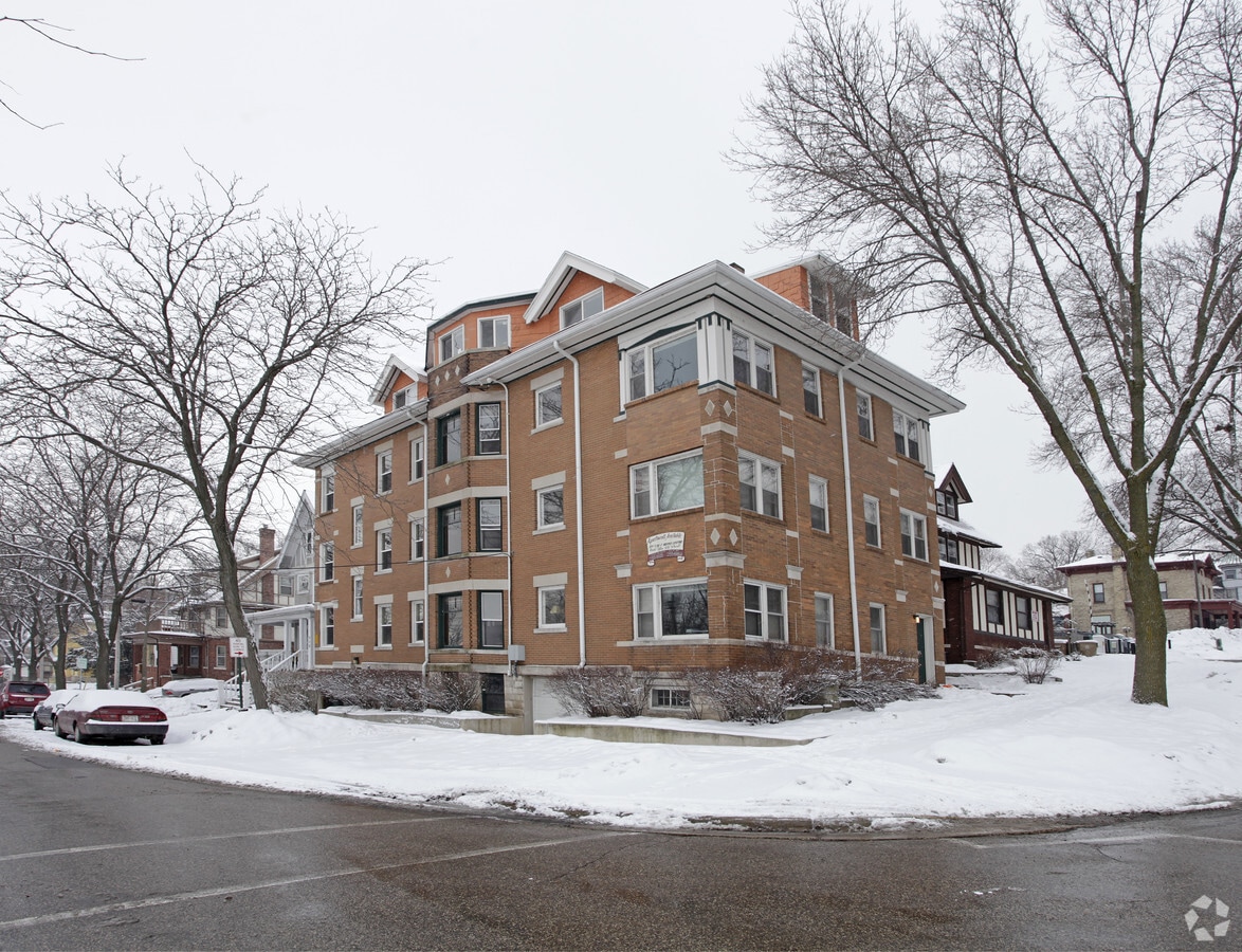 Photo - 151 E Gilman St