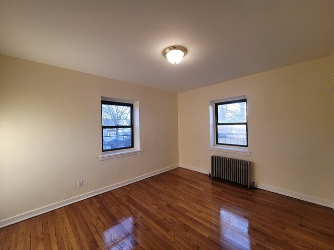 Photo - 365 Schley St