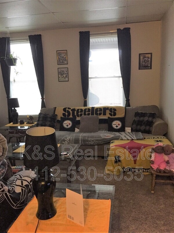 Photo - 556 Middle Ave