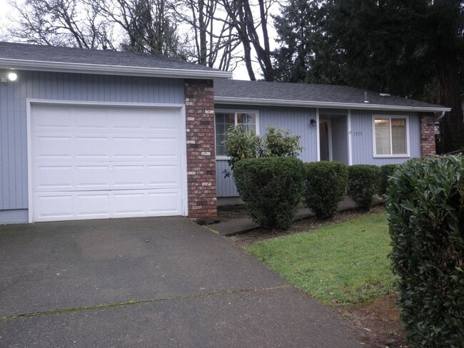 Photo - On cul de sac