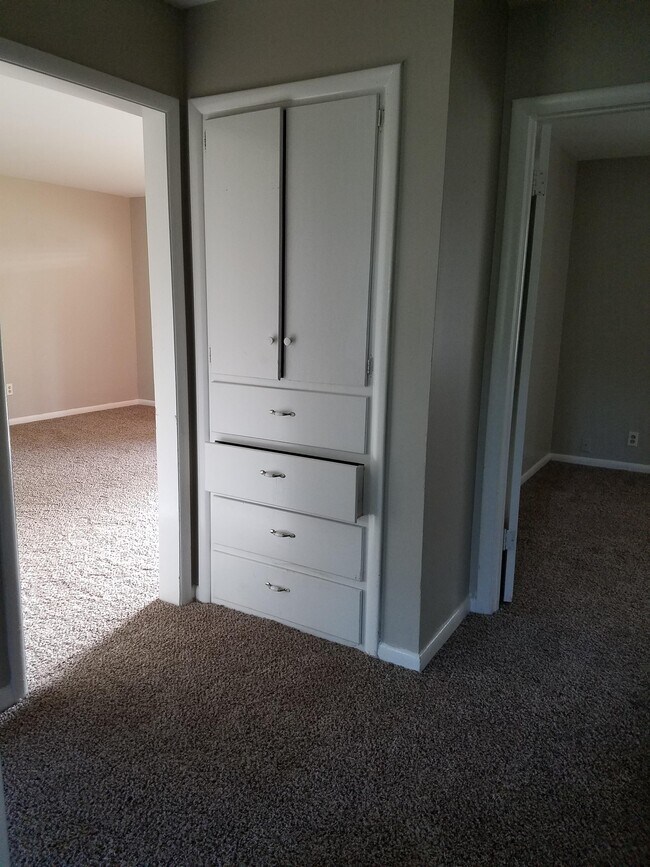 Photo - 2113 Henderson Dr