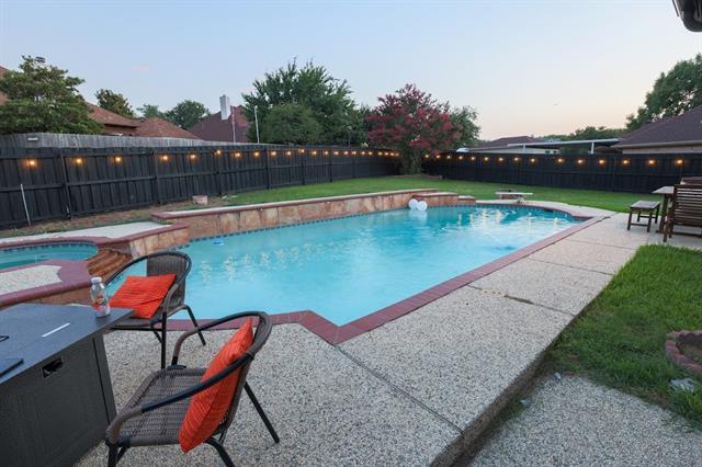 Photo - 994 Regency Dr