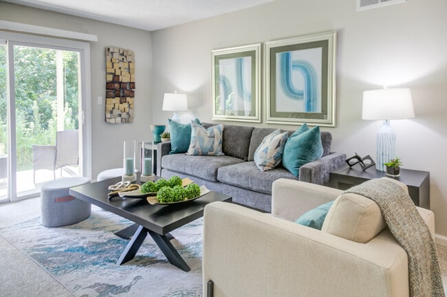 Photo - Thirty-One 32 Cypress