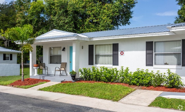 Photo - City Walk Villas | 1 & 2 Bedroom Apartments in Mount Dora, FL