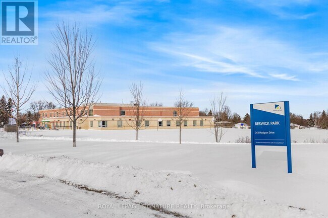 Photo - 246 Hodgson Dr