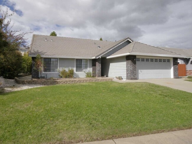 Building Photo - 110 Detert Ln