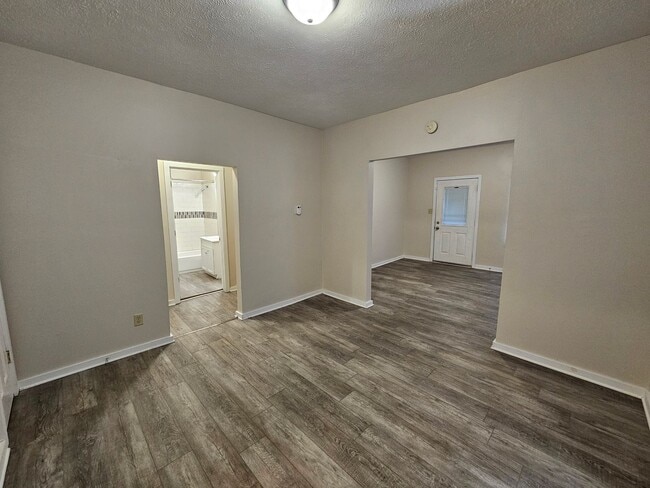 Photo - Clean 2 bedroom, 1 bath.