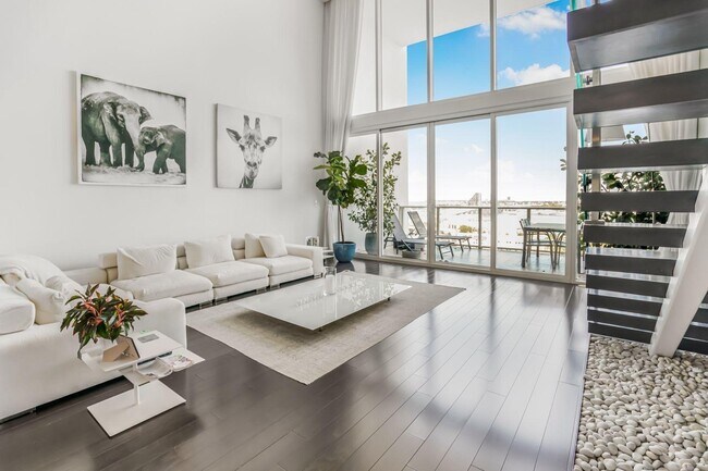 Photo - 1040 Biscayne Blvd Unidad 1102