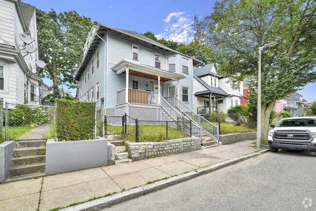 Building Photo - 102 Radcliffe St Unit 1 Rental
