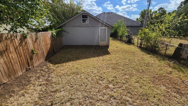 Photo - Coming Soon - Cute 2 bedroom, 1 bathroom h...