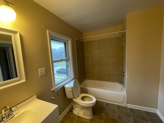 Building Photo - 536 S 11th St Unit Lincoln