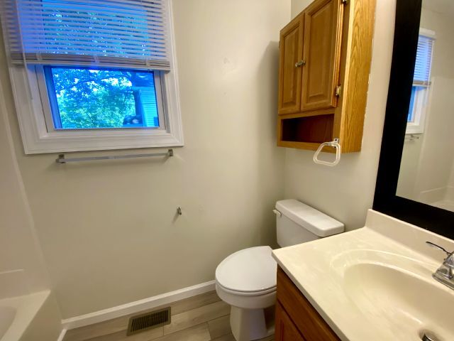 Photo - 232 S Main St