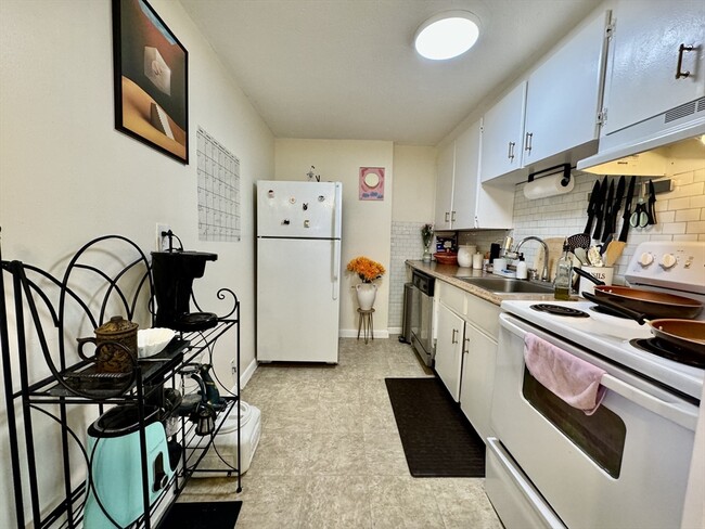 Photo - 172 River St Unit A1