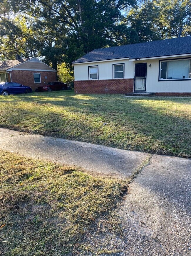 Building Photo - Single-family rental