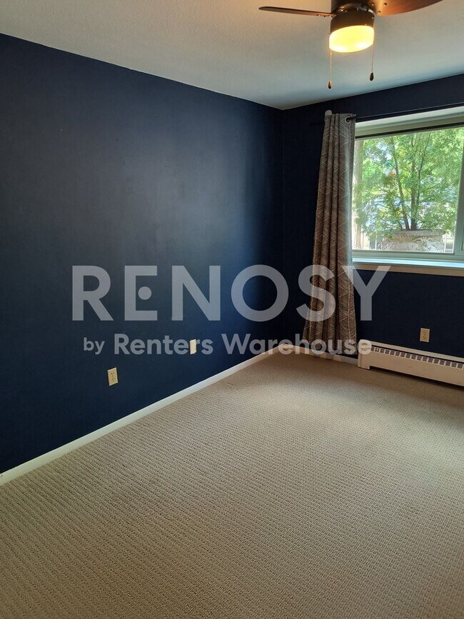 Photo - Available June 10th 2 Bedroom 1 Bath Condo in Minneapolis