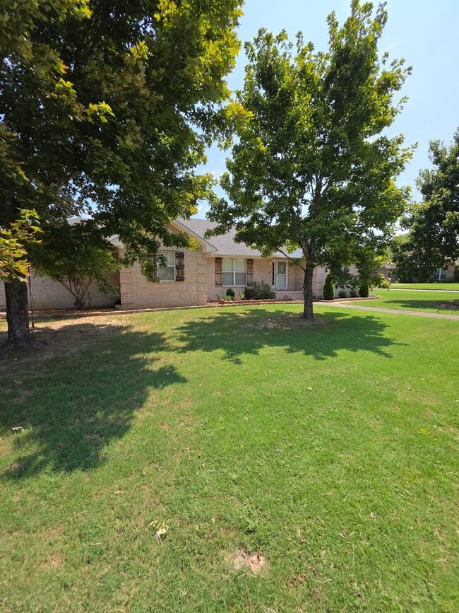 Photo - 707 S Waco Ave